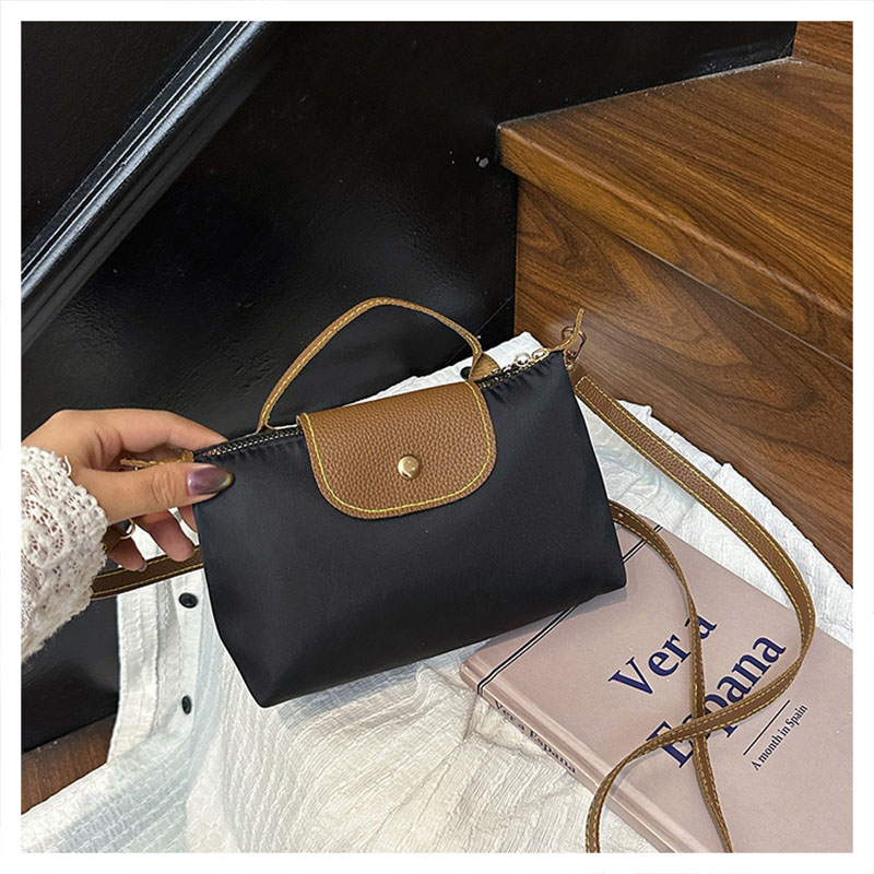 حقيبة كروس بودي نسائية عصرية ب - مراجعة Women Bags 2026 Trends وسعره