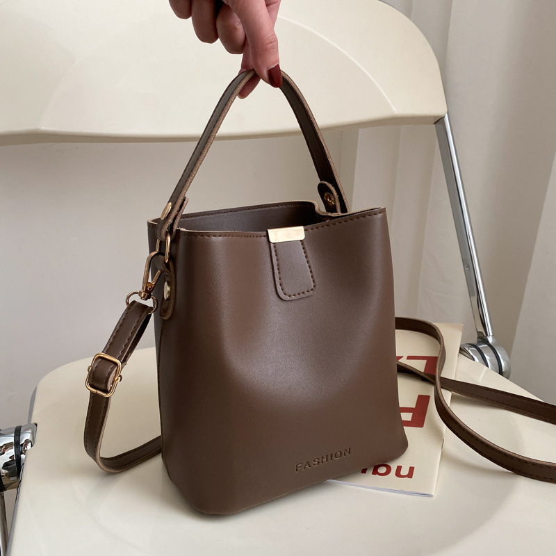 حقيبة يد نسائية من الجلد الصنا - مراجعة Women Bags Branded وسعره
