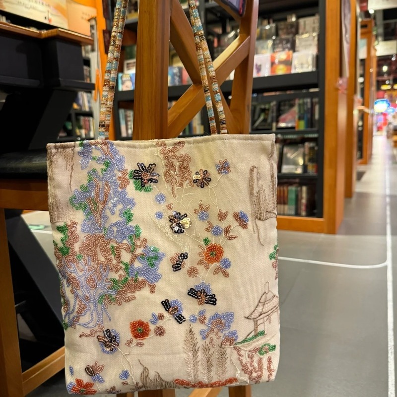 حقيبة قماشية مطرزة بالنمط الصي - مراجعة Women Bags 2026 Trends وسعره